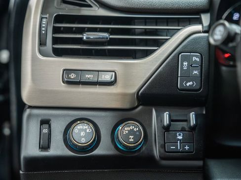 Used 2017 GMC Yukon XL Denali w/ Open Road Package image 47