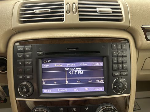 Used 2011 Mercedes-Benz R 350 4MATIC image 14