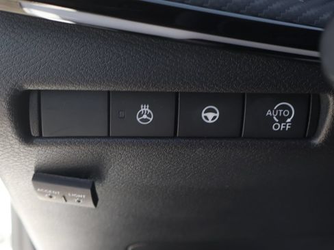 Used 2025 Nissan Kicks SR w/ SR Premium Package FWD image 23