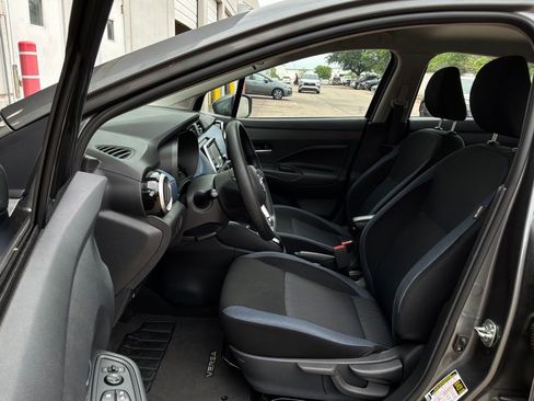 Used 2025 Nissan Versa SV FWD image 10