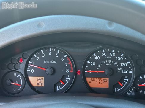 Used 2018 Nissan Frontier SV image 18