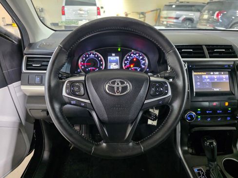 Used 2015 Toyota Camry SE FWD image 29
