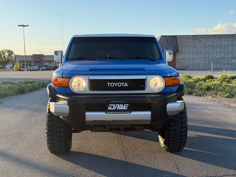 Used 2008 Toyota FJ Cruiser 4WD image 7