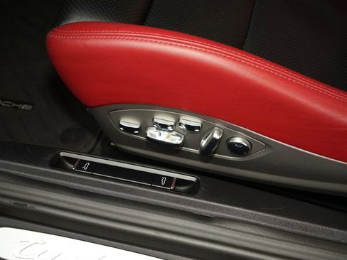 Used 2018 Porsche 911 Turbo image 20