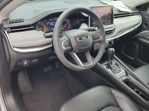 Used 2022 Jeep Compass Latitude FWD image 16