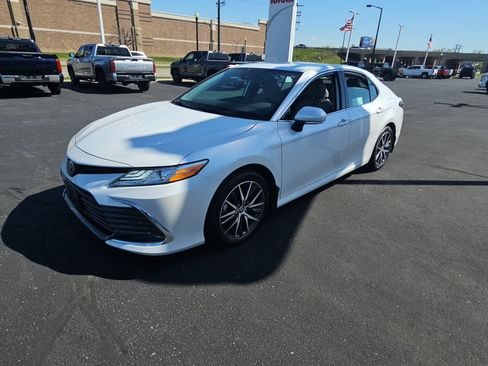 Certified 2023 Toyota Camry XLE w/ Cold Weather Package FWD image 7