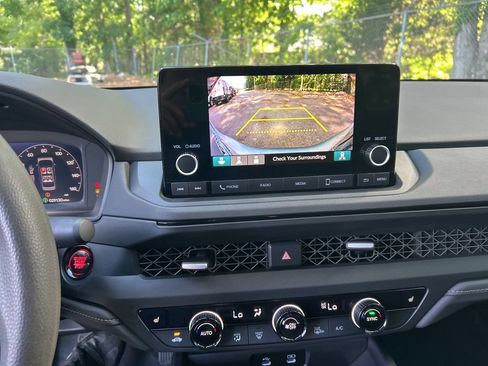 Used 2023 Honda Accord EX image 18