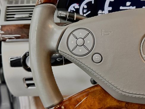 Used 2010 Mercedes-Benz S 550 image 27