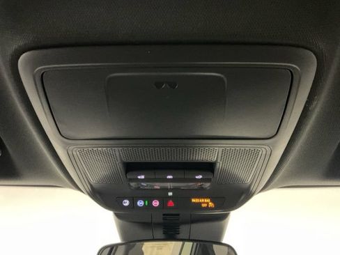 New 2026 Chevrolet Traverse LT w/ Sun and Wheel Package AWD/4WD image 18