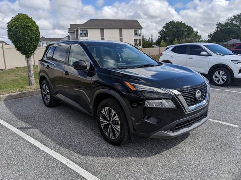 Used 2021 Nissan Rogue SV image 15