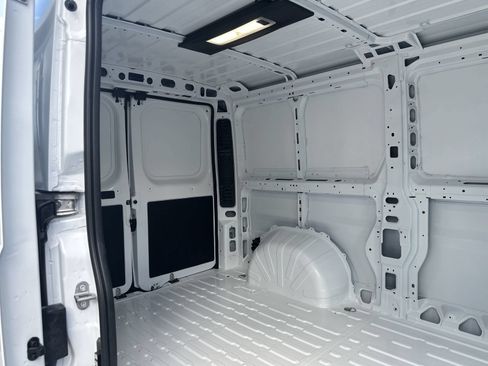 New 2025 RAM ProMaster 1500 w/ Convenience Group FWD image 21
