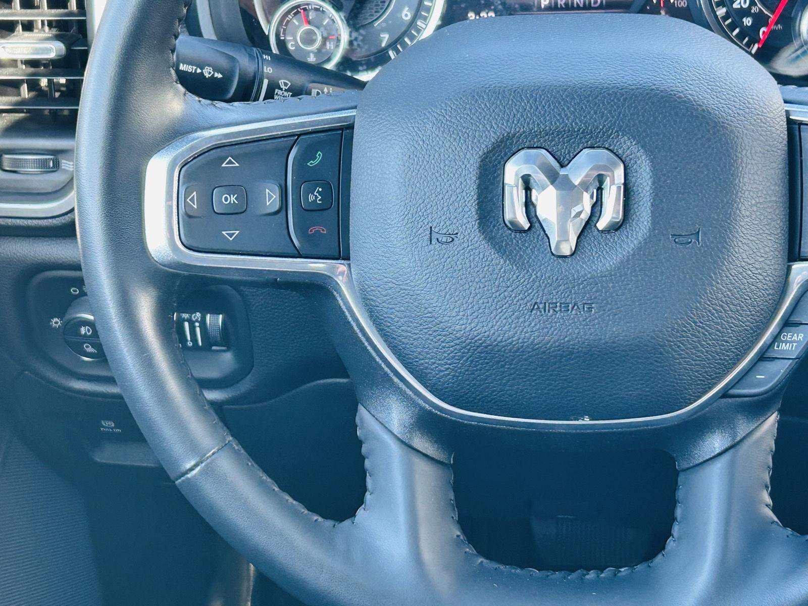 Used 2023 RAM 1500 Laramie AWD/4WD image 18