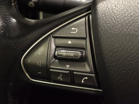 Used 2017 INFINITI Q50 2.0t w/ Moonroof Package image 18