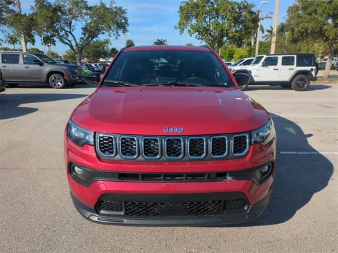 New 2025 Jeep Compass Latitude image 3