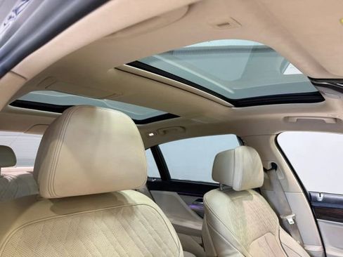 Used 2020 BMW 750i xDrive w/ Executive Package image 24