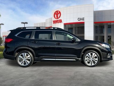 Used 2022 Subaru Ascent Limited image 3