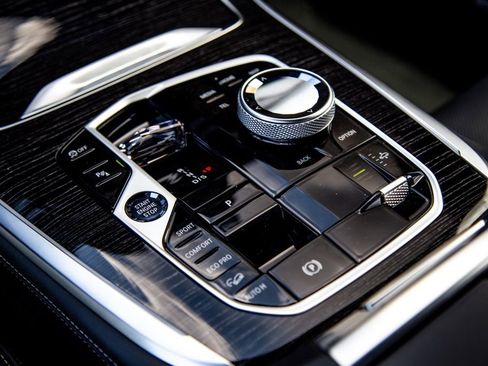 New 2026 BMW X7 M60i AWD/4WD image 15