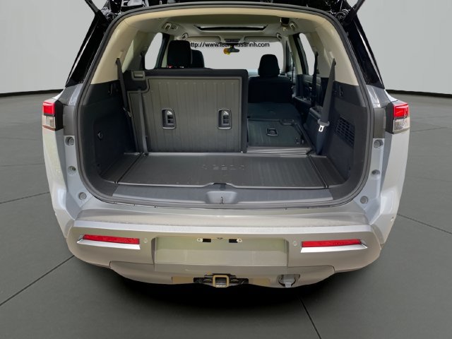 New 2026 Nissan Pathfinder Platinum w/ Cargo Package AWD/4WD image 9