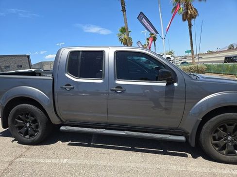 Used 2020 Nissan Frontier SV w/ Midnight Edition Floor Mats RWD image 4