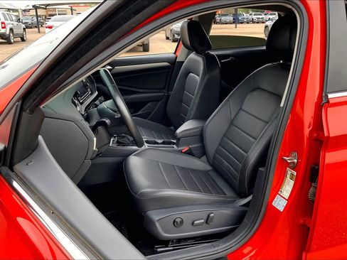 Used 2021 Volkswagen Jetta SE image 8