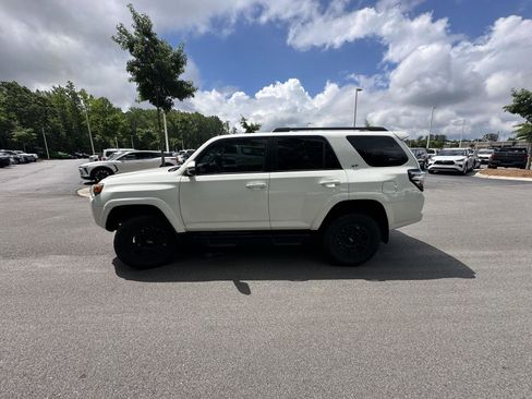 Used 2023 Toyota 4Runner SR5 Premium w/ Moonroof Package AWD/4WD image 9