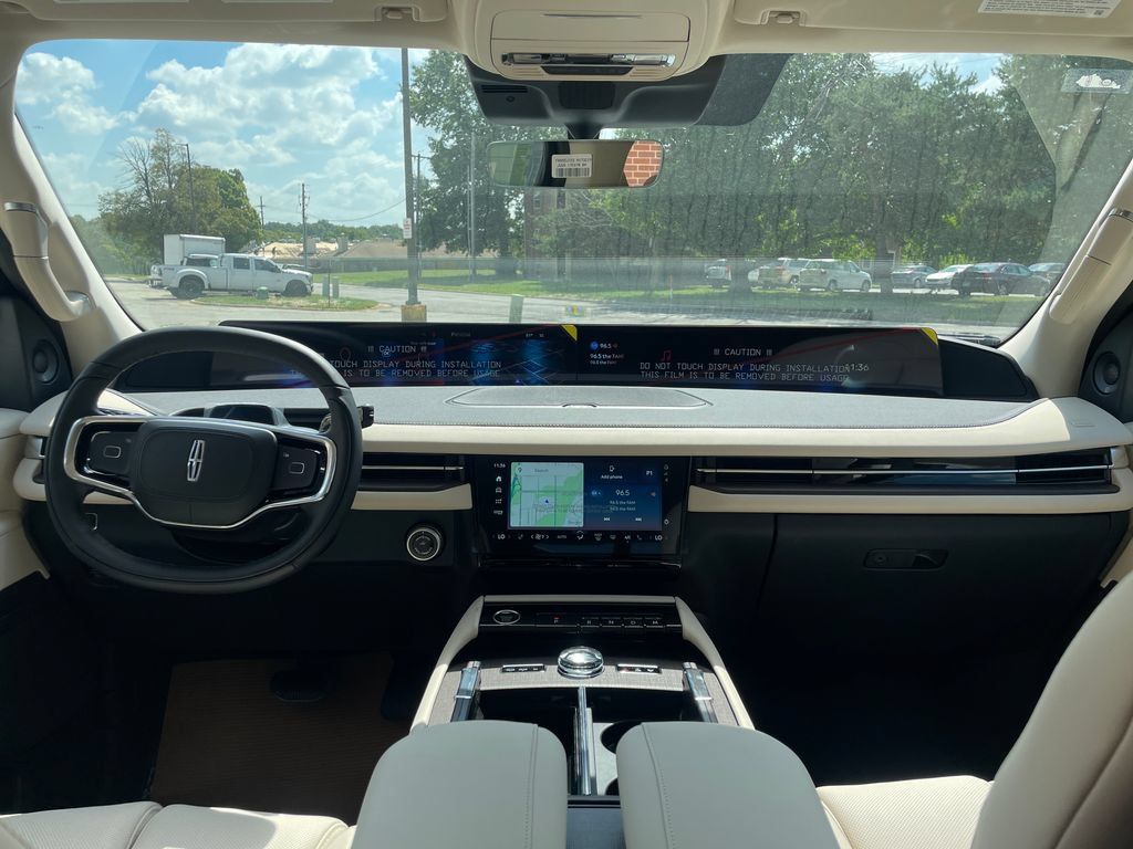 New 2027 Lincoln Navigator Premiere AWD/4WD image 12