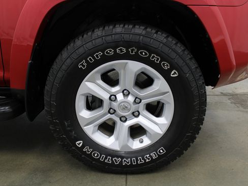 Used 2021 Toyota 4Runner SR5 Premium image 5