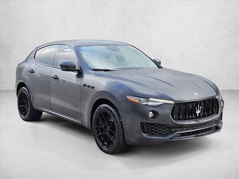 Used 2019 Maserati Levante image 3