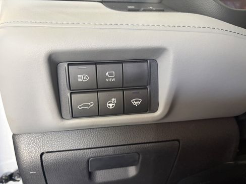Used 2021 Toyota Highlander Platinum AWD/4WD image 29