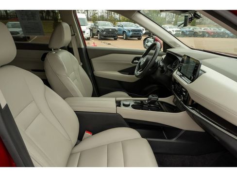 Used 2022 Nissan Rogue SL w/ SL Premium Package image 17