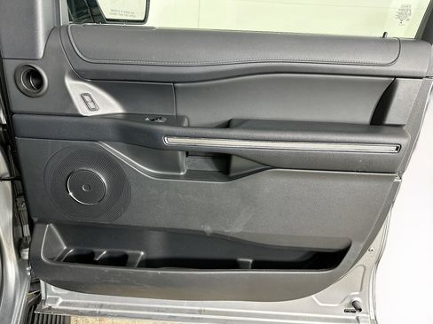 Used 2024 Ford Expedition Max XLT image 34