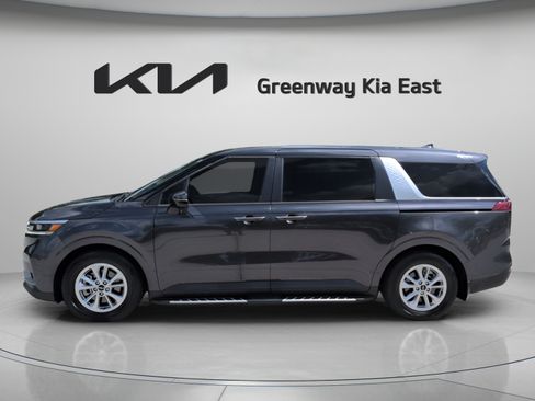 Certified 2023 Kia Carnival LX FWD image 9