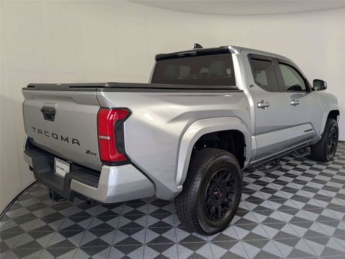 Certified 2024 Toyota Tacoma SR5 AWD/4WD image 5
