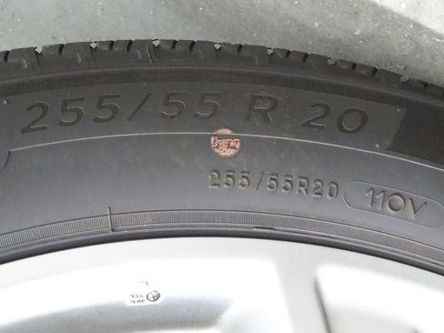 Used 2023 Ford Explorer Limited image 43