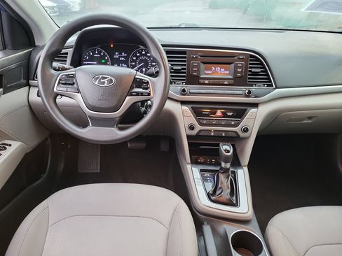 Used 2017 Hyundai Elantra SE image 6