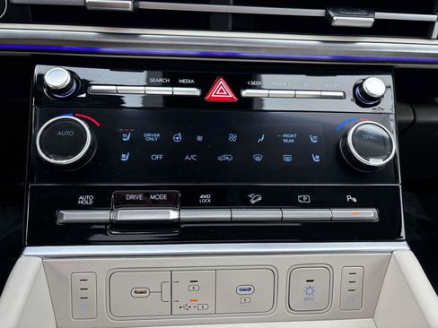 Used 2025 Hyundai Santa Fe Calligraphy AWD/4WD image 29