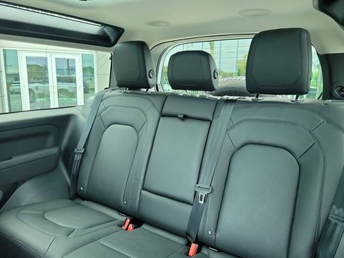 Certified 2023 Land Rover Defender 90 SE AWD/4WD image 14