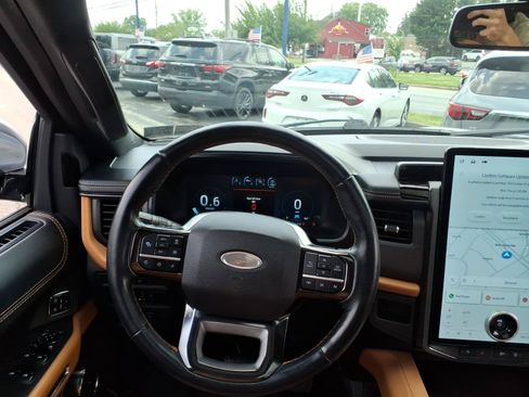 Certified 2023 Ford Expedition Platinum AWD/4WD image 20