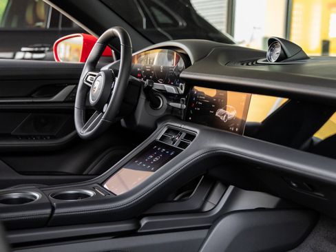 Certified 2025 Porsche Taycan AWD/4WD image 46