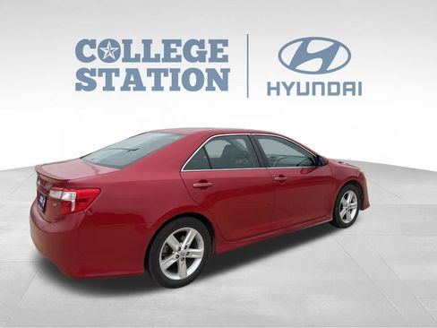 Used 2014 Toyota Camry SE FWD image 7