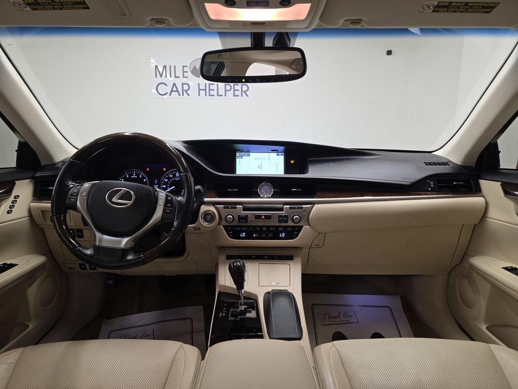 Used 2015 Lexus ES 350 w/ Luxury Package FWD image 17