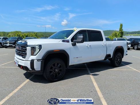 Used 2025 GMC Sierra 2500 AT4 AWD/4WD image 1