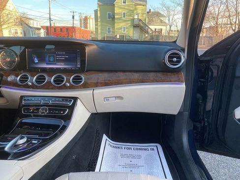 Used 2017 Mercedes-Benz E 300 4MATIC image 28