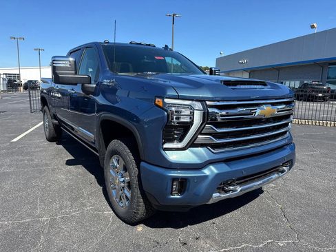 New 2026 Chevrolet Silverado 2500 High Country w/ High Country Premium Package AWD/4WD image 4