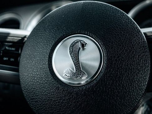 Used 2011 Ford Mustang Shelby GT500 RWD image 27