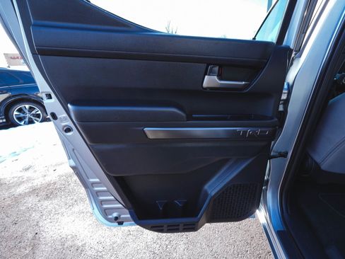 Used 2025 Toyota Tacoma TRD Off-Road image 12