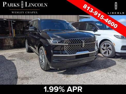 Used 2025 Lincoln Navigator L Reserve AWD/4WD image 3
