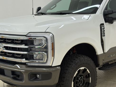 New 2026 Ford F250 King Ranch w/ Tremor Off-Road Package AWD/4WD image 11