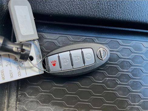 Used 2024 Nissan Frontier SV w/ SV Convenience Package image 32