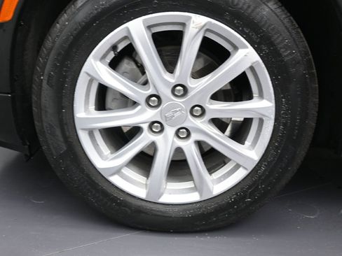 Used 2022 Cadillac XT4 Luxury w/ Driver Awareness Package image 11